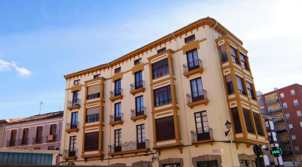 Sandoval By Gaiarooms Leon